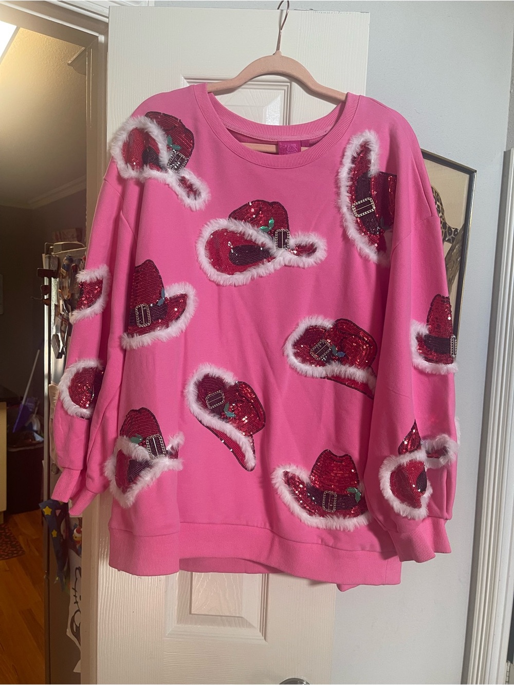 QUEEN OF SPARKLES Pink Sequin Cowboy Hat Sweatshirt large